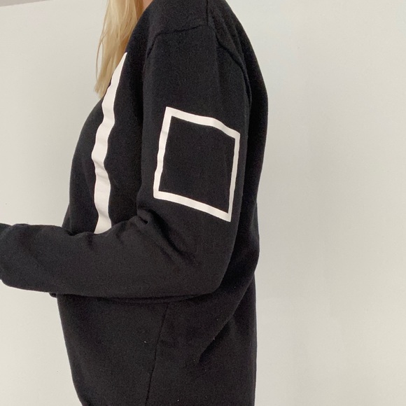 Black and white square crewneck - Picture 4 of 6